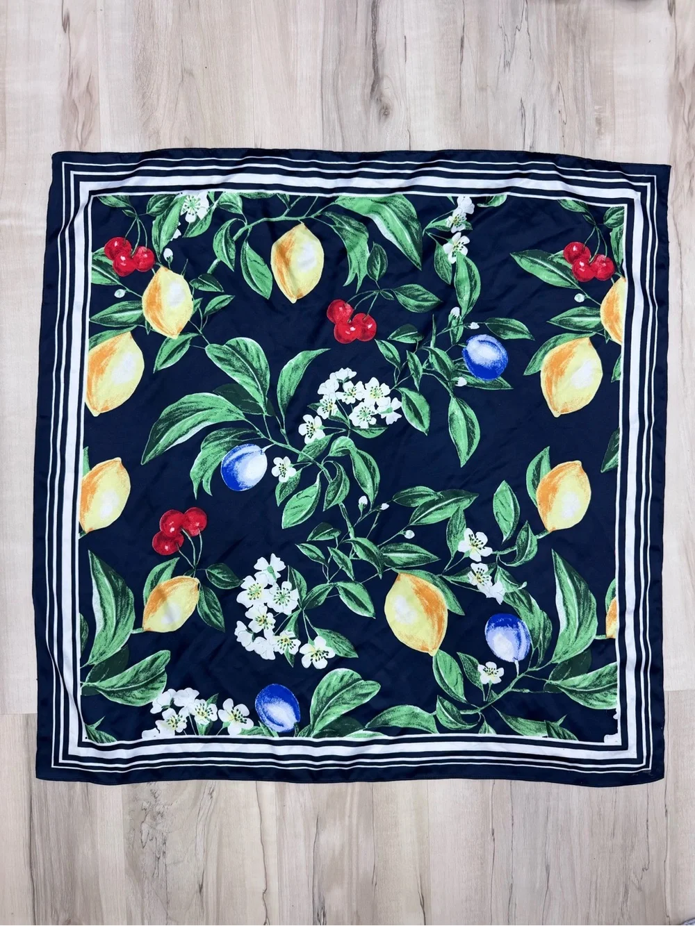 Old navy classy lemon cherry scarf head tie 29.5 x 29.5 inches